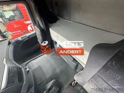 Mercedes-Benz Actros 3348