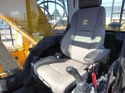 JCB JS220 LC mit Oilquick OQ70/55