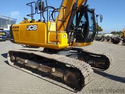 JCB JS220 LC mit Oilquick OQ70/55