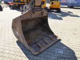 JCB JS220 LC mit Oilquick OQ70/55