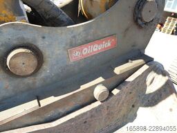 JCB JS220 LC mit Oilquick OQ70/55