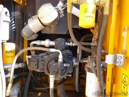 JCB JS220 LC mit Oilquick OQ70/55