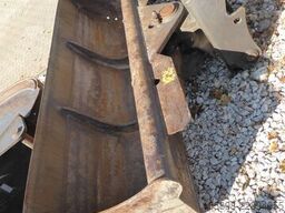 JCB JS220 LC mit Oilquick OQ70/55