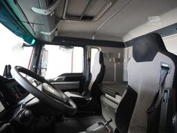 MAN TGX 33.640 6x4 tractor unit / GVM 70 t