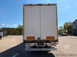 KRONE Koffer-Sattelauflieger mit Ladebordwand