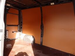 Renault Master T35 2.3 dCi 150 PK AUTOMAAT L2H2 AIRCO N...
