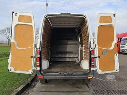 MERCEDES-BENZ SPRINTER 210