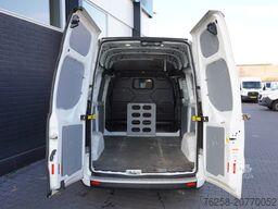 Ford Transit Custom 2.0 TDCI 130PK Automaat L1H2 - E...