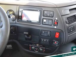 DAF XF 530 6x4 Holzaufbau Kran Palfinger + Gsodam