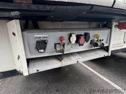 SCHMITZ CARGOBULL SCB S3B Kühlkoffer Bj 2020