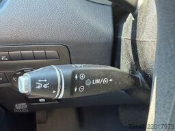MERCEDES-BENZ Vito 116 CDI  Tourer 8-Sitzer Navi AHK Kugelkopf