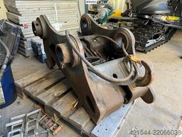 Volvo B20 quick coupler