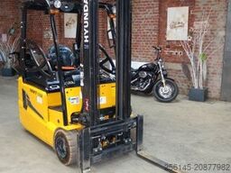 HYUNDAI 18BT-9U  UVV  4,25m Hubh 1680kg Ladegerät