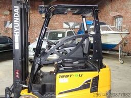 HYUNDAI 18BT-9U  UVV  4,25m Hubh 1680kg Ladegerät