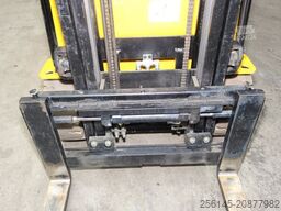 HYUNDAI 18BT-9U  UVV  4,25m Hubh 1680kg Ladegerät