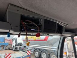 MAN LE 11.220C 4x2 Pritsche Kran HIAB 071