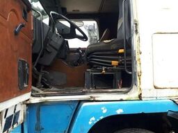 VOLVO F10 260,Blatt Federung,Dreiseitenkipper,NO CRANE