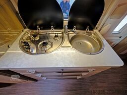 HOBBY 560 KMFE / Etagenbetten / Festbett