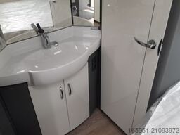 Hobby Excellent 560 CFe 2000kg TV Halter, 2025