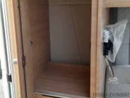 Knaus Südwind 420 QD 60 YEARS Bugfenster, 142L Kühlsch