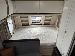 Hobby De Luxe 490 KMF Modell 2026 1800kg Garage