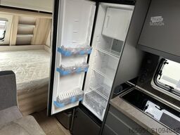 Hobby De Luxe 490 KMF Modell 2026 1800kg Garage