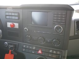 Mercedes-Benz Antos 3240 8×2 / Typhoon L170Z3 crane