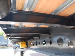 Wielton 3 Asser. Gesloten met Dhollandia klep 2500 kg L...