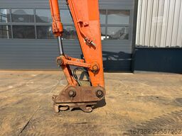 Hitachi ZX210LC-3