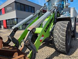 LIEBHERR L526 | 9.504h | 2018