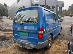 Toyota Hiace 4WD with 2 sets of tires