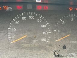 Toyota Hiace 4WD with 2 sets of tires