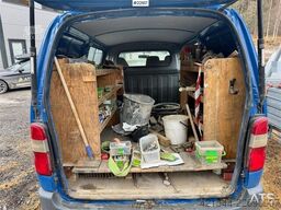 Toyota Hiace 4WD with 2 sets of tires