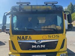 MAN TGL 12.220 4x2 Wrecker Truck