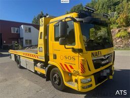 MAN TGL 12.220 4x2 Wrecker Truck