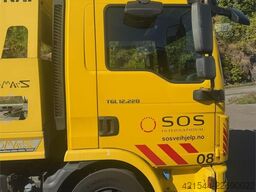 MAN TGL 12.220 4x2 Wrecker Truck