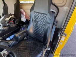 MAN TGL 12.220 4x2 Wrecker Truck