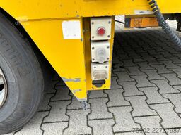 Broshuis E-2190/27 / 3-axle lowloader /  6,4m extendable...