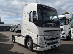 VOLVO FH 460 Globetrotter XL i-Save SideSkirts