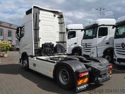 VOLVO FH 460 Globetrotter XL i-Save SideSkirts