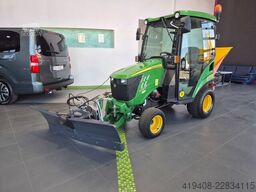 John Deere 1026R 4WD - Serviced! - PLOW + SPREADER GRATIS!