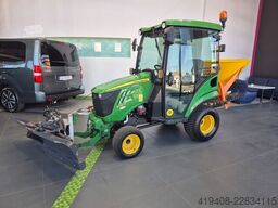 John Deere 1026R 4WD - Serviced! - PLOW + SPREADER GRATIS!