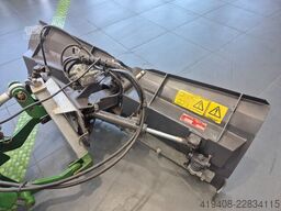 John Deere 1026R 4WD - Serviced! - PLOW + SPREADER GRATIS!