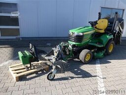 John Deere X950R mit Anbaugeräten