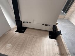 CHAUSSON 797 Ultimate Line ~ 4.4t - AHK - 180PS ~ `26