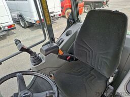 KRAMER KL30.8T Teleskopradlader Allrad 4x4x4 Hundegang
