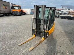 Jungheinrich EFG 215 / Triplex: 4.25m! / SS / 4.029h