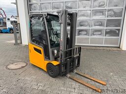 Jungheinrich EFG 215 / Triplex: 4.25m! / SS / 4.168h / 2024