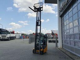 Jungheinrich EFG 215 / Triplex: 4.25m! / SS / nur 2.184h!