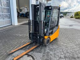 Jungheinrich EFG 215 / Triplex: 4.25m! / SS / nur 3.092h!